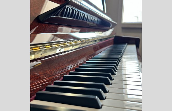 Reigler Kloss Polished Mahogany 109 Attractive Upright Piano, Used - All Inclusive Premium Package (SN:62950) - Image 8